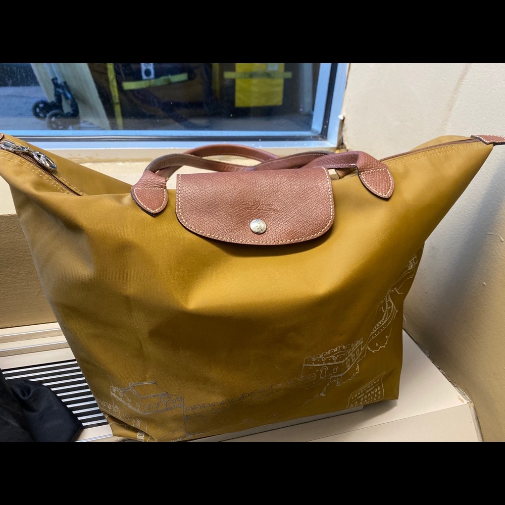 SOLD - LONGCHAMP MUSTARD GOLD GREAT WALL CITY LMTD CHINA Tote RARE LUX Lrg - Picture 2 of 16